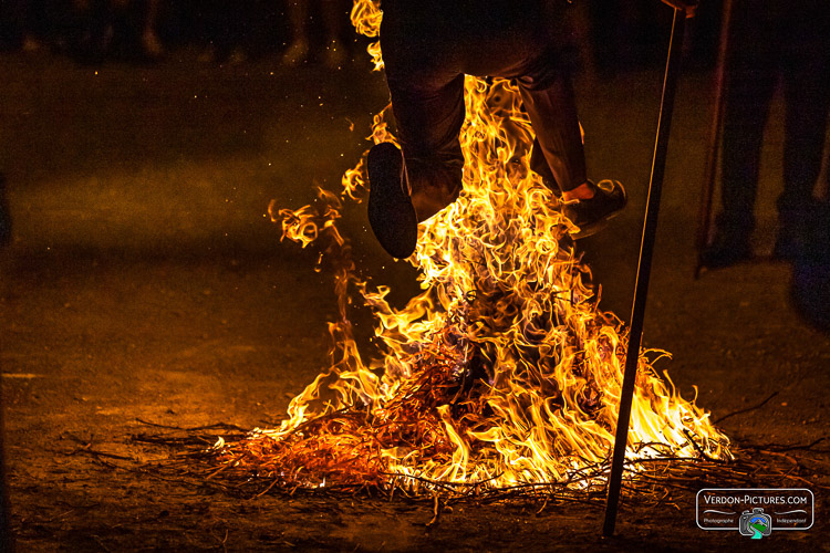 photo feux de la saint jean entrevaux verdon